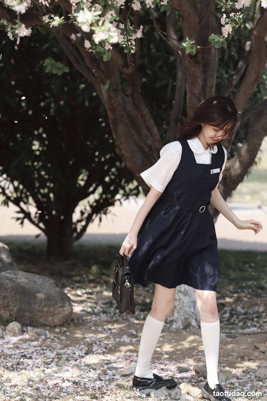 图片[4]-[YITUYU艺图语]2022.07.16 白樱 – 一起去赏花吧 泽钰[19+1P／194MB]-艺库