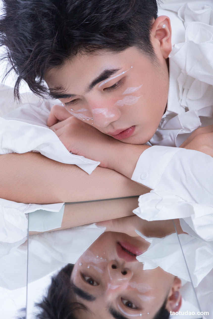 图片[2]-[YITUYU艺图语]2022.07.09 白色蝴蝶 陈川儿Andrew[22+1P／171MB]-艺库