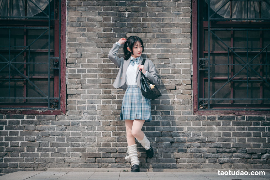 图片[2]-[YITUYU艺图语]2023.04.14 灰色JK 桃墨公子x [21+1P／194MB]-艺库
