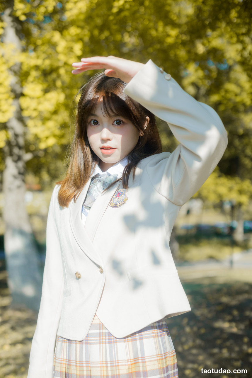 图片[2]-[YITUYU艺图语]2022.11.21 奶油味的秋 哈吉麻花[37+1P／355MB]-艺库