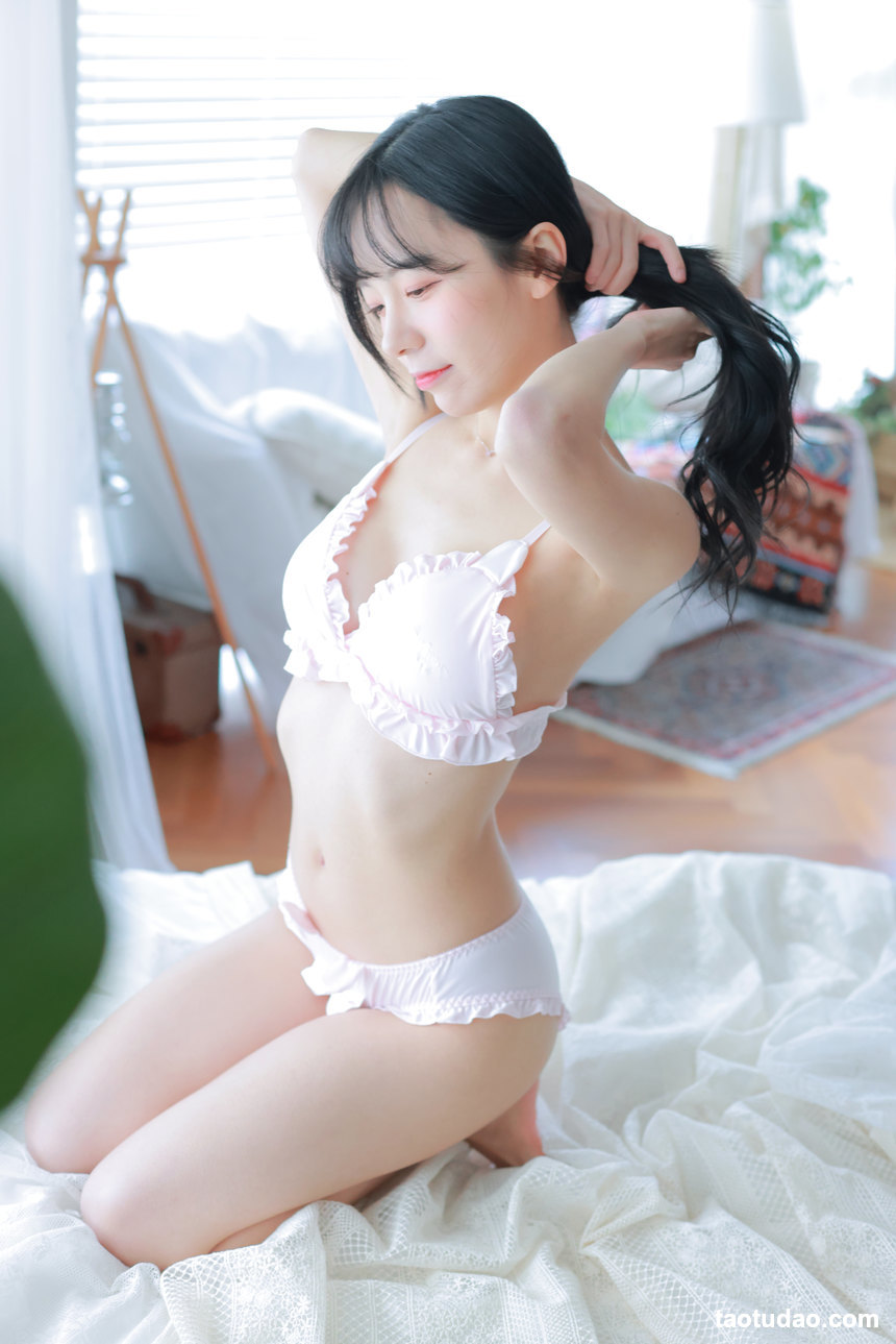 [Patreon] leeesovely – Housekeeper 2-2 Photo Set Collection [73P+2V-3.05GB]-艺库