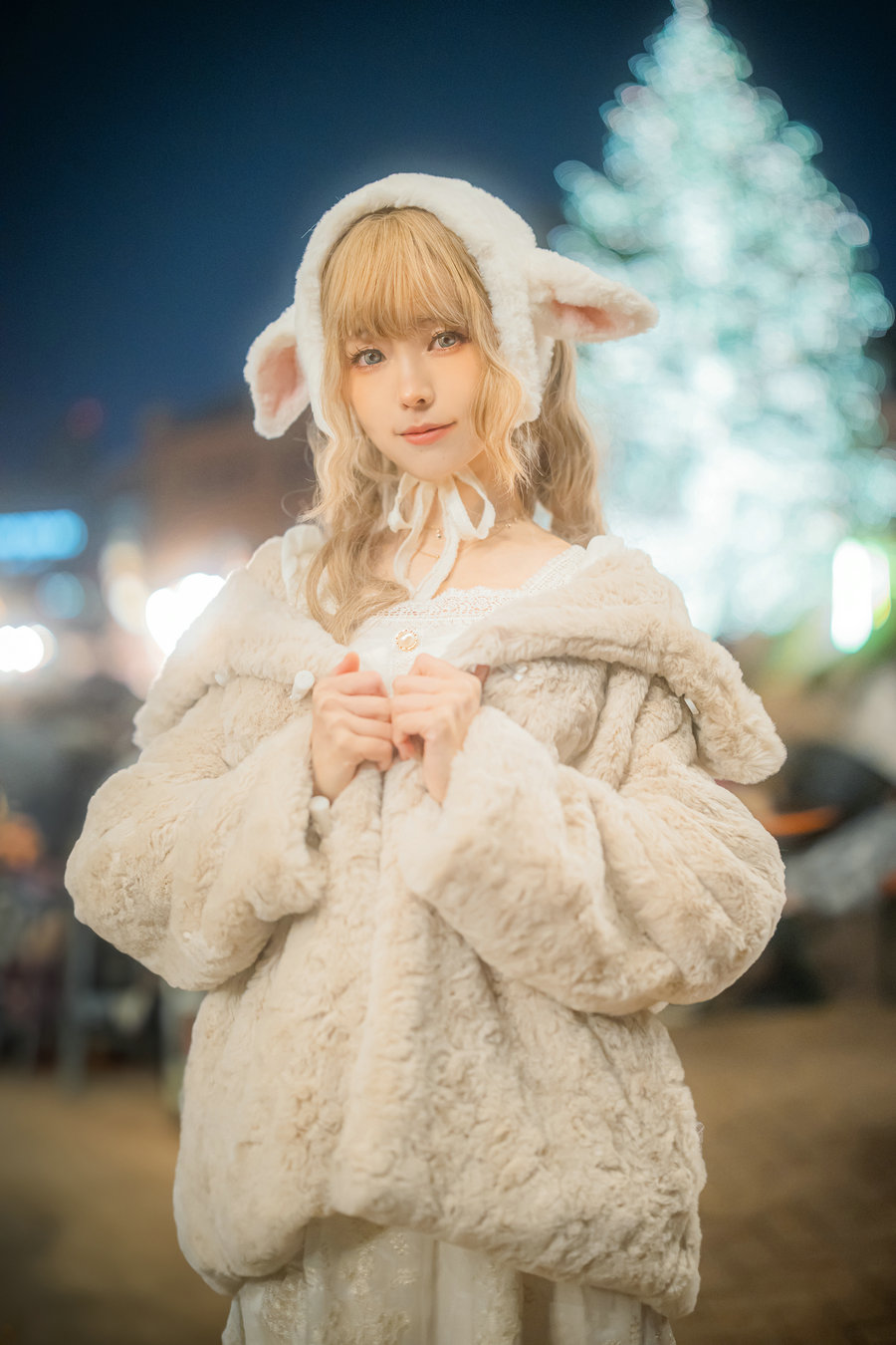 Ely_eee(ElyEE子) – Winter Market Lamb / 36P3V-147MB / cos萌妹-艺库