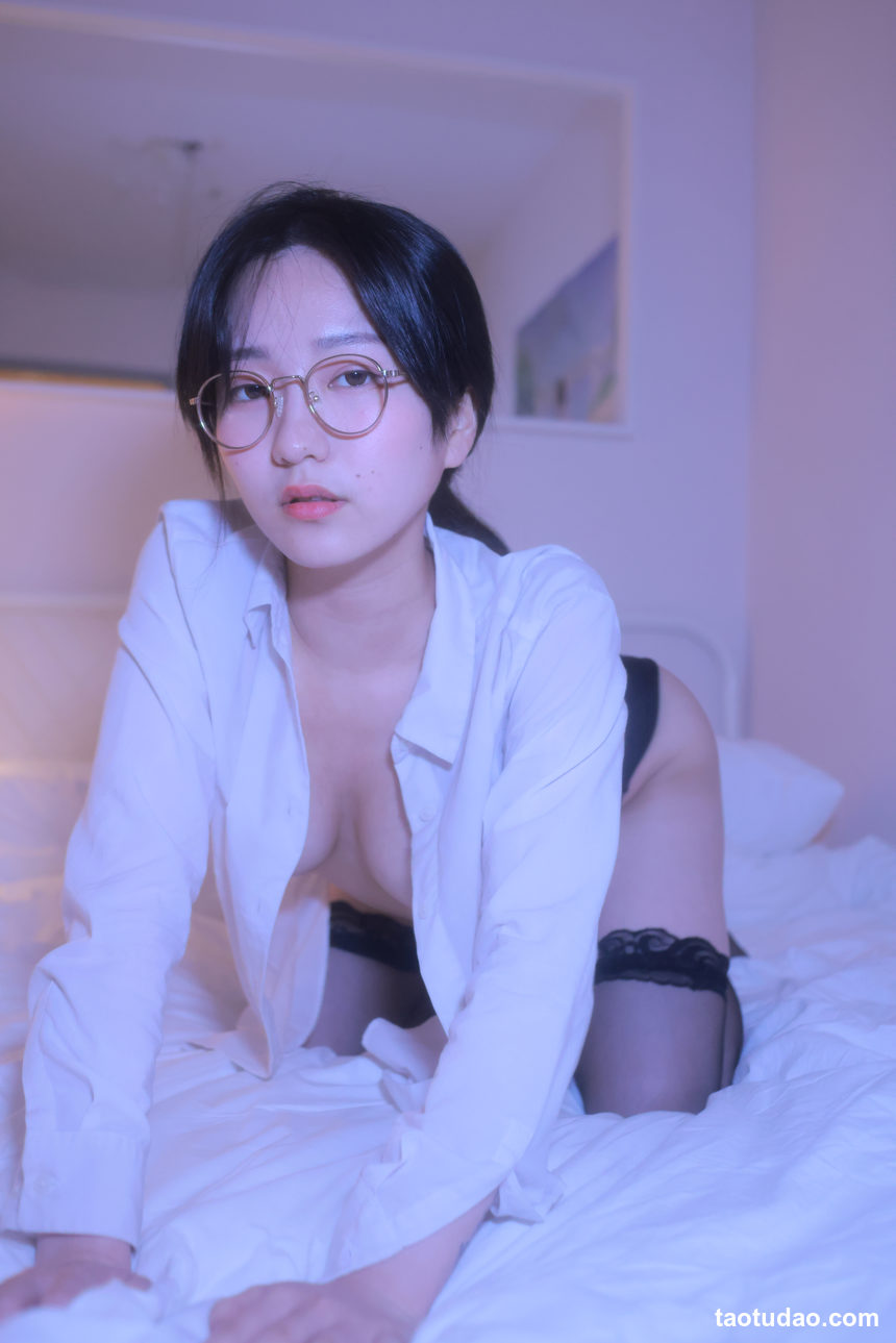 图片[2]-Sehee (세희) – Glasses Shirt [112P+1V-1.78GB]-艺库