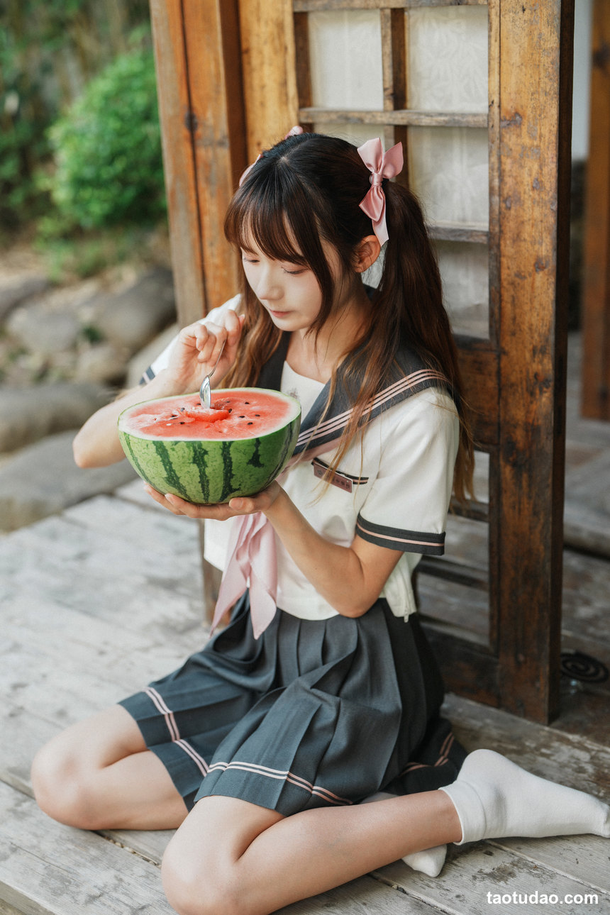 图片[2]-[YITUYU艺图语]2022.07.21 夏天的甜 兔子Zzz不吃胡萝卜[25+1P／153MB]-艺库