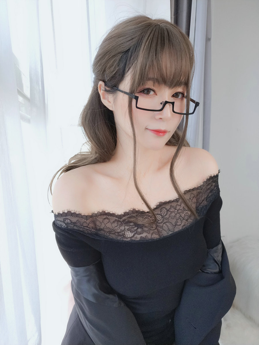 Coser小姐姐白银 – 黑西服 / 136P7V-930MB / cos萌妹-绅士图