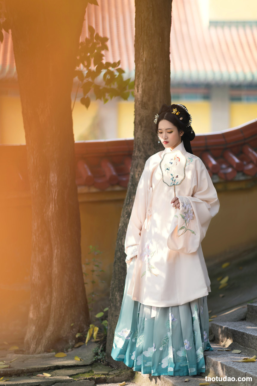 图片[3]-[YITUYU艺图语]2022.12.28 始觉秋风还 是蝶绪咩[19+1P／173MB]-艺库