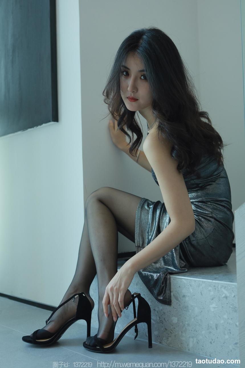图片[2]-[IESS异思趣向] 2023.06.29 丝享家 1467 小宝《液体金属裙》[80P-85.8M]-艺库