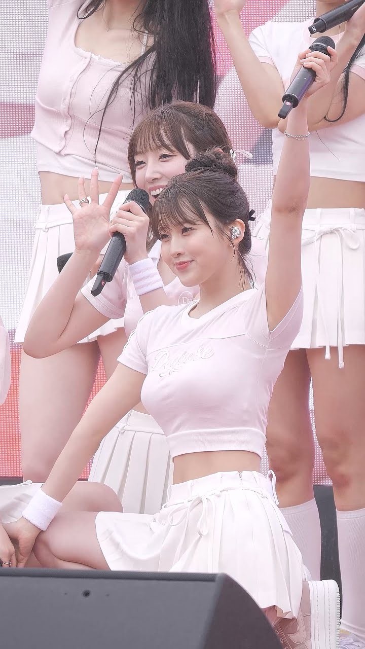 LIGHTSUM (라잇썸) - i (나영) 직캠 [청소년자원봉사 Festival] / 饭拍视频-艺库