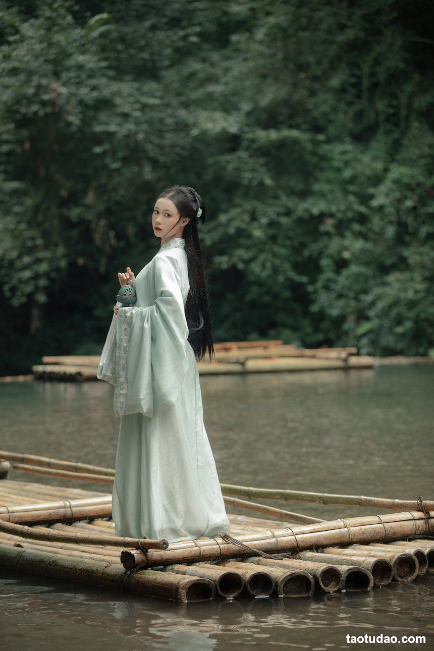图片[2]-[YITUYU艺图语]2022.08.22 轻舟 梨一依[20+1P／282MB]-艺库