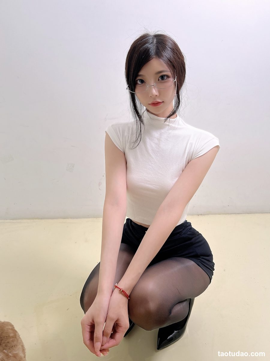 图片[3]-妮是老虎-陈妮妮UNI – 诱惑的秘书 [14P-23MB]-艺库