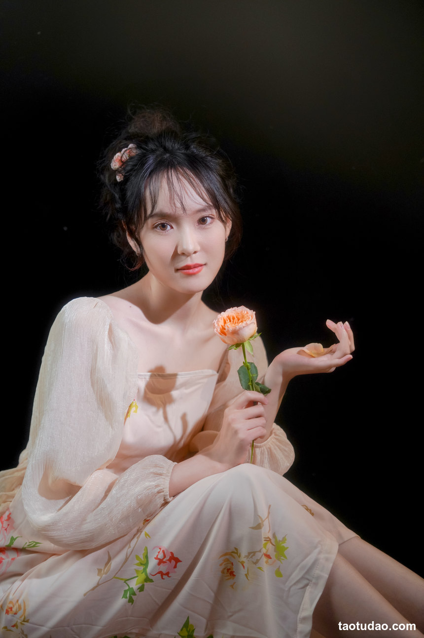 图片[2]-[YITUYU艺图语]2022.12.06 朱丽叶 三只喵[25+1P／208MB]-艺库