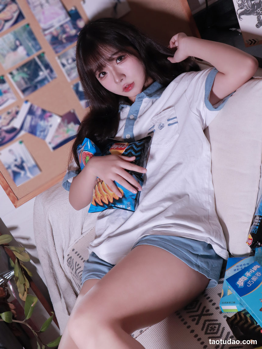 图片[4]-yuuhui玉汇 – NO.079 2022 Vol.027 蓝白条少女 Sky & Cloud Girl [81P-801MB]-艺库