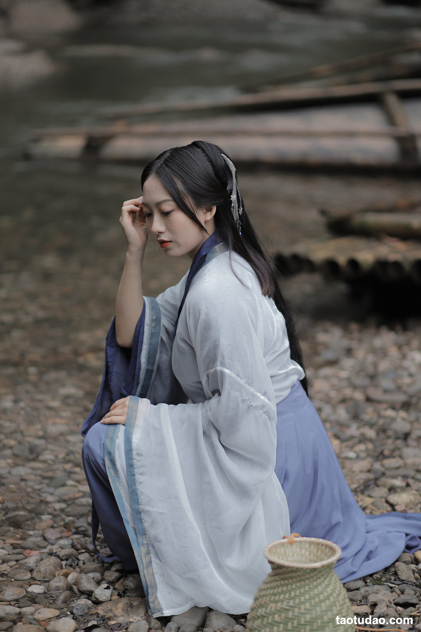 图片[3]-[YITUYU艺图语]2022.05.10 采药女 劉忄乂[21+1P／141MB]-艺库