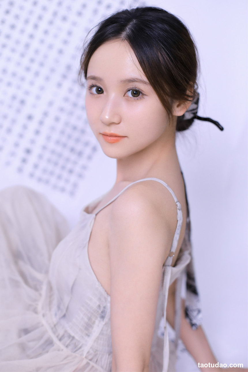 图片[4]-[YITUYU艺图语]2022.11.12 坐看闲庭听书语 不爱奶糖[25+1P／222MB]-艺库