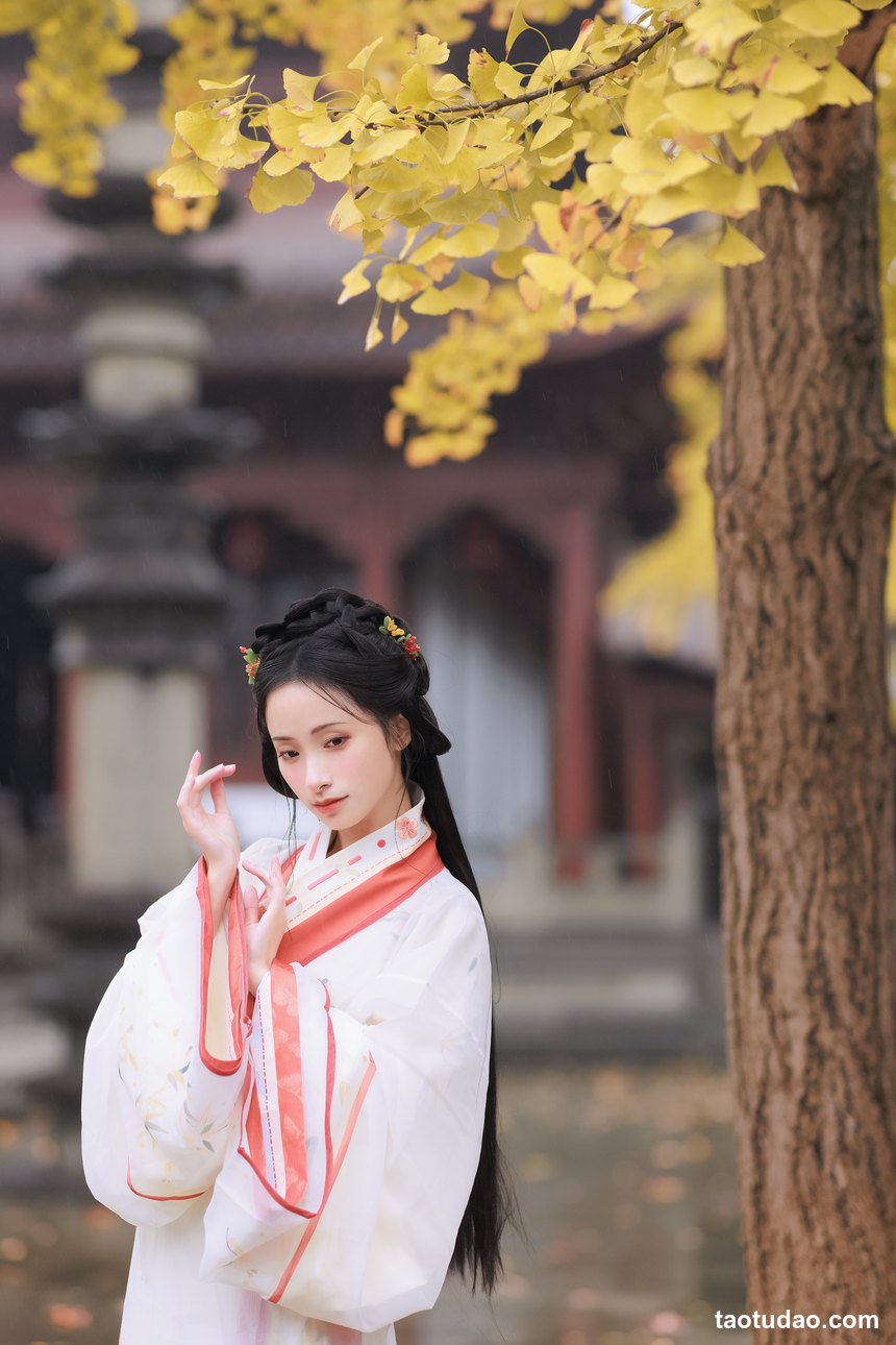 图片[3]-[YITUYU艺图语]2023.01.10 雨中银杏 眸小妖[23+1P／251MB]-艺库