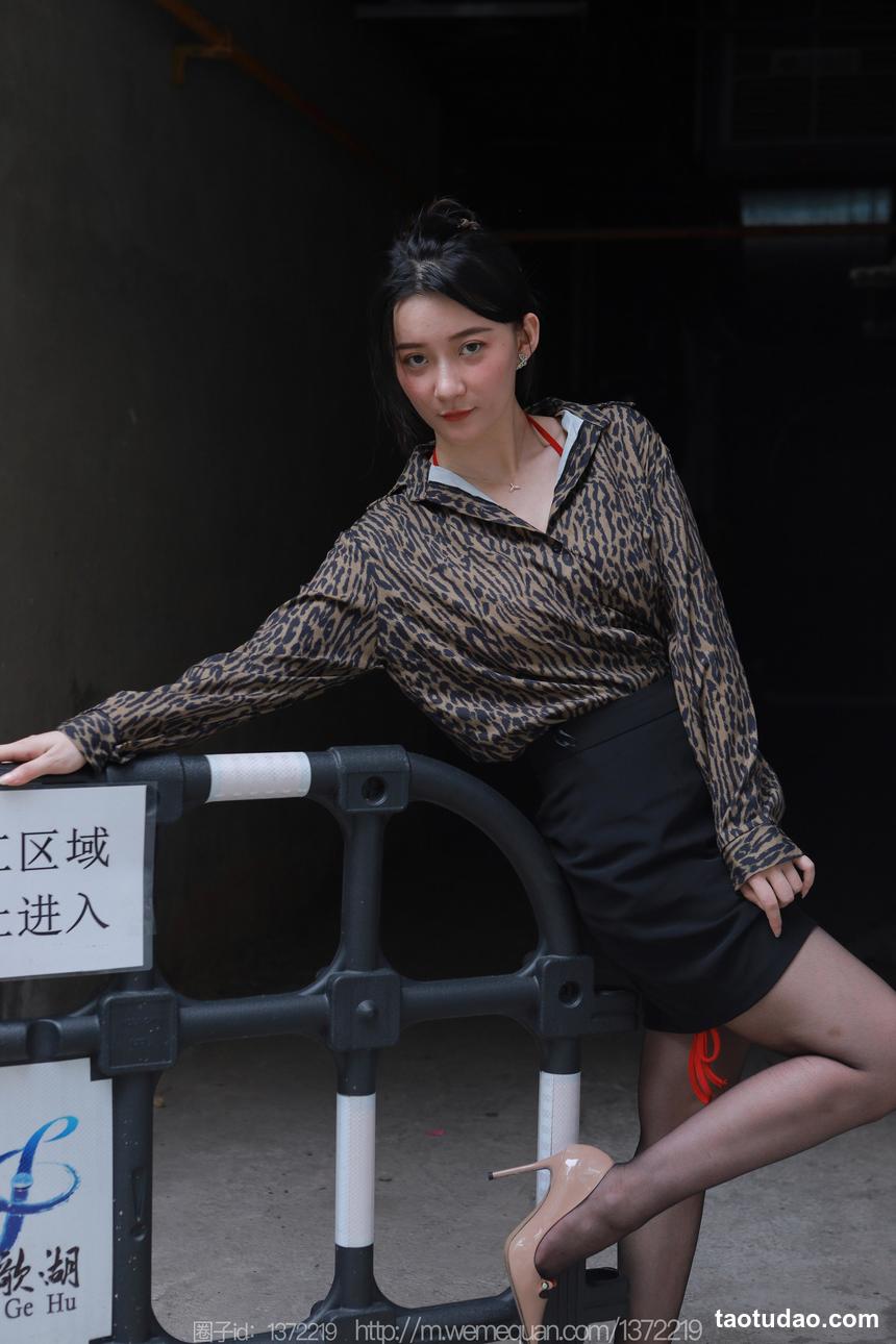 图片[2]-[IESS异思趣向] 2023.07.24 丝享家 1488 秋秋《孤身走暗巷》[85P-94.3M]-艺库