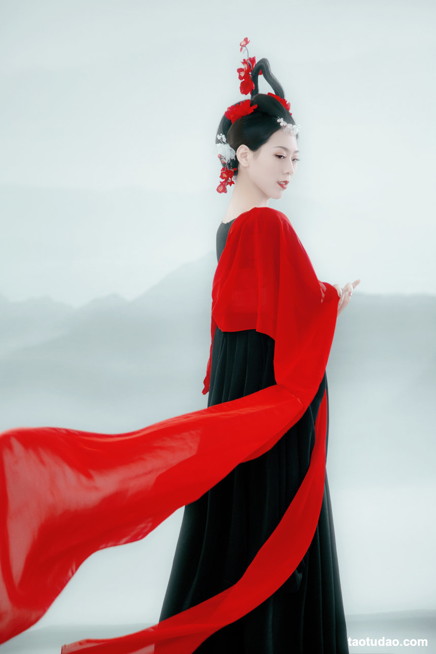 图片[2]-[YITUYU艺图语]2022.06.21 秋意生何许 鱿鱼阿姨[21+1P／494MB]-艺库