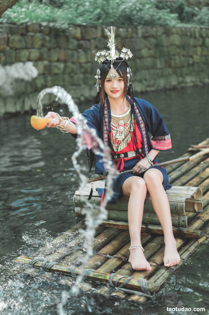 图片[2]-[YITUYU艺图语]2022.06.29 苗疆一梦 兔子Zzz不吃胡萝卜[41+1P／427MB]-艺库