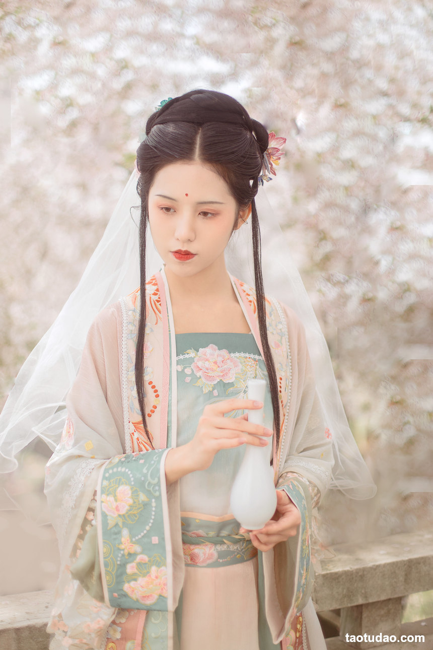 图片[2]-[YITUYU艺图语]2022.04.18 春日宴 沐槿cutie[30+1P／177MB]-艺库
