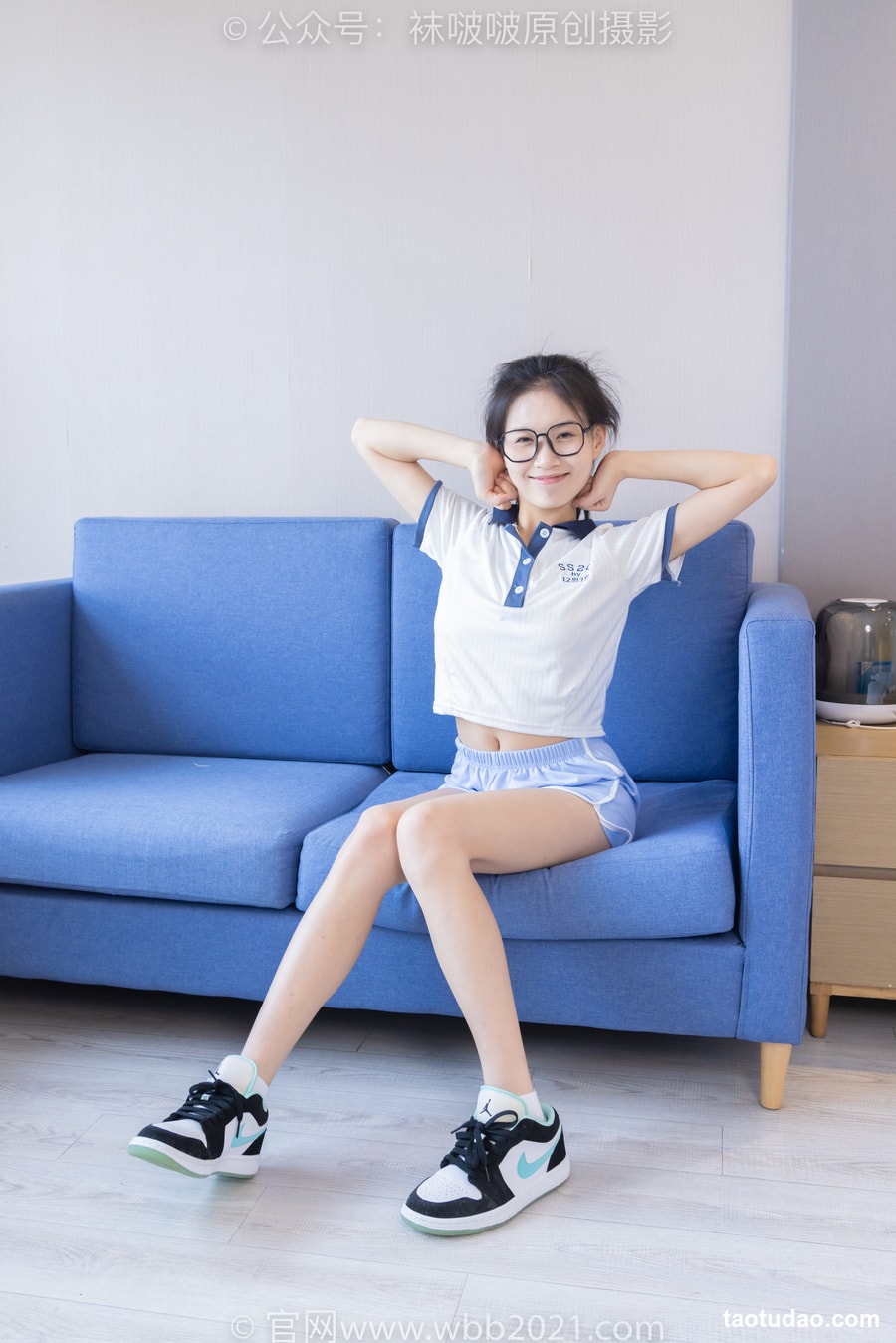 图片[2]-[BoBoSocks袜啵啵]NO.294 芝士-板鞋、白棉袜、裸足[200P+1V／7.43GB]-艺库