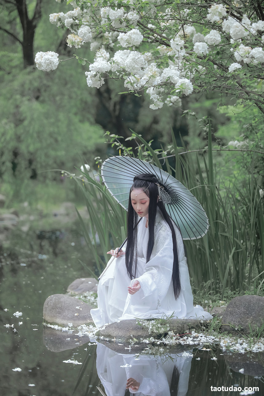 图片[3]-[YITUYU艺图语]2022.06.15 琼花并貌 云之是小狐狸吖[21+1P／452MB]-艺库