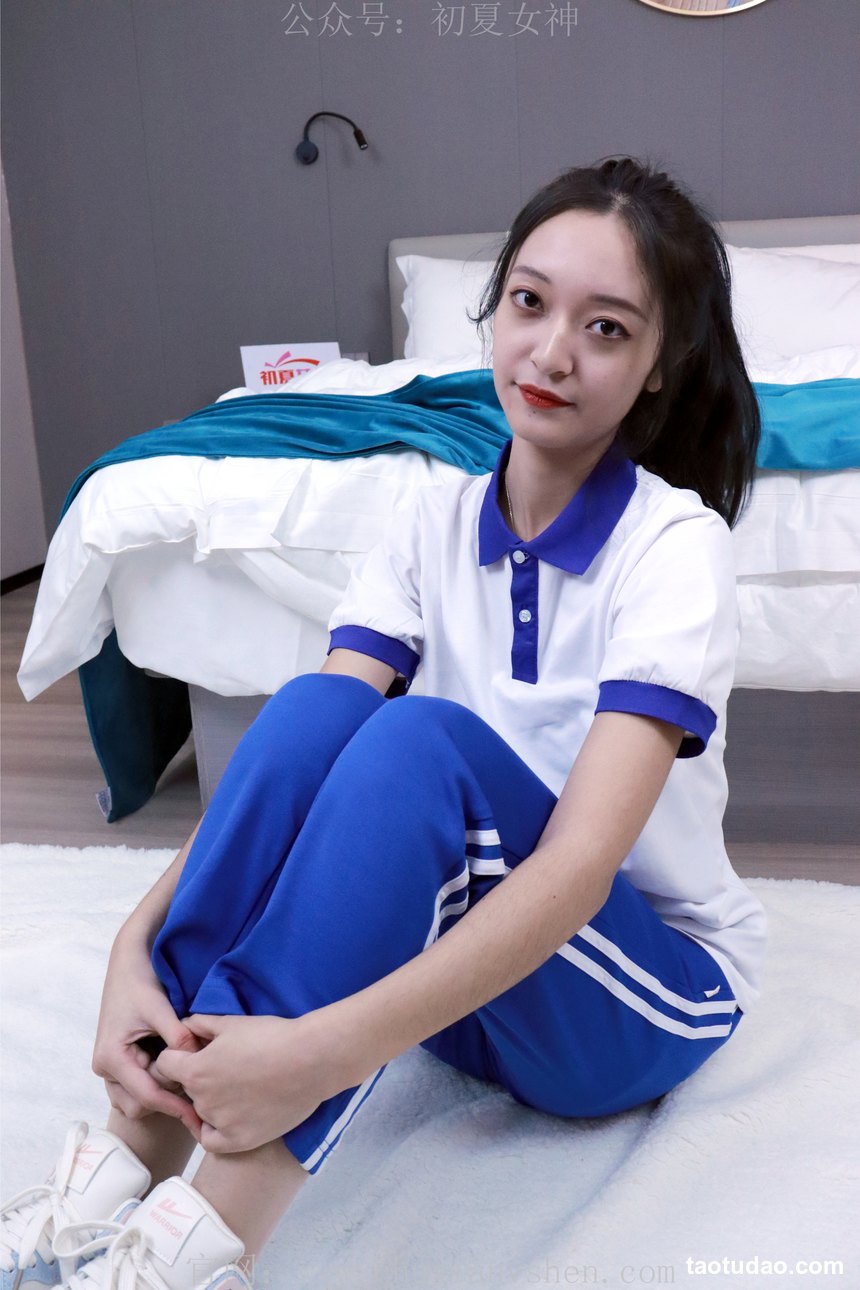 图片[3]-初夏女神 NO.001 依依 校服搭配37码运动鞋拍摄[126P+1V-5.44GB]-艺库