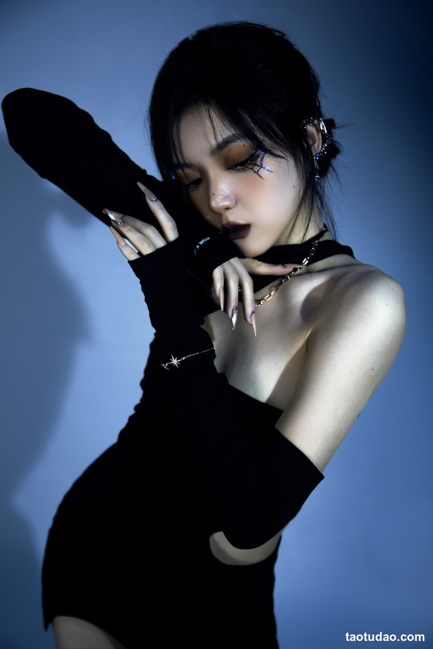 图片[3]-[YITUYU艺图语]2022.12.21 暗夜荆棘 可乙瘦[23+1P／272MB]-艺库