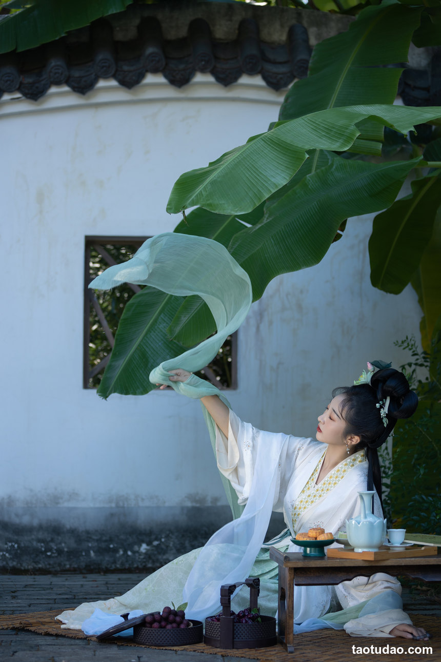 图片[2]-[YITUYU艺图语]2022.11.17 绿了芭蕉 丸子有只猫[33+1P／331MB]-艺库