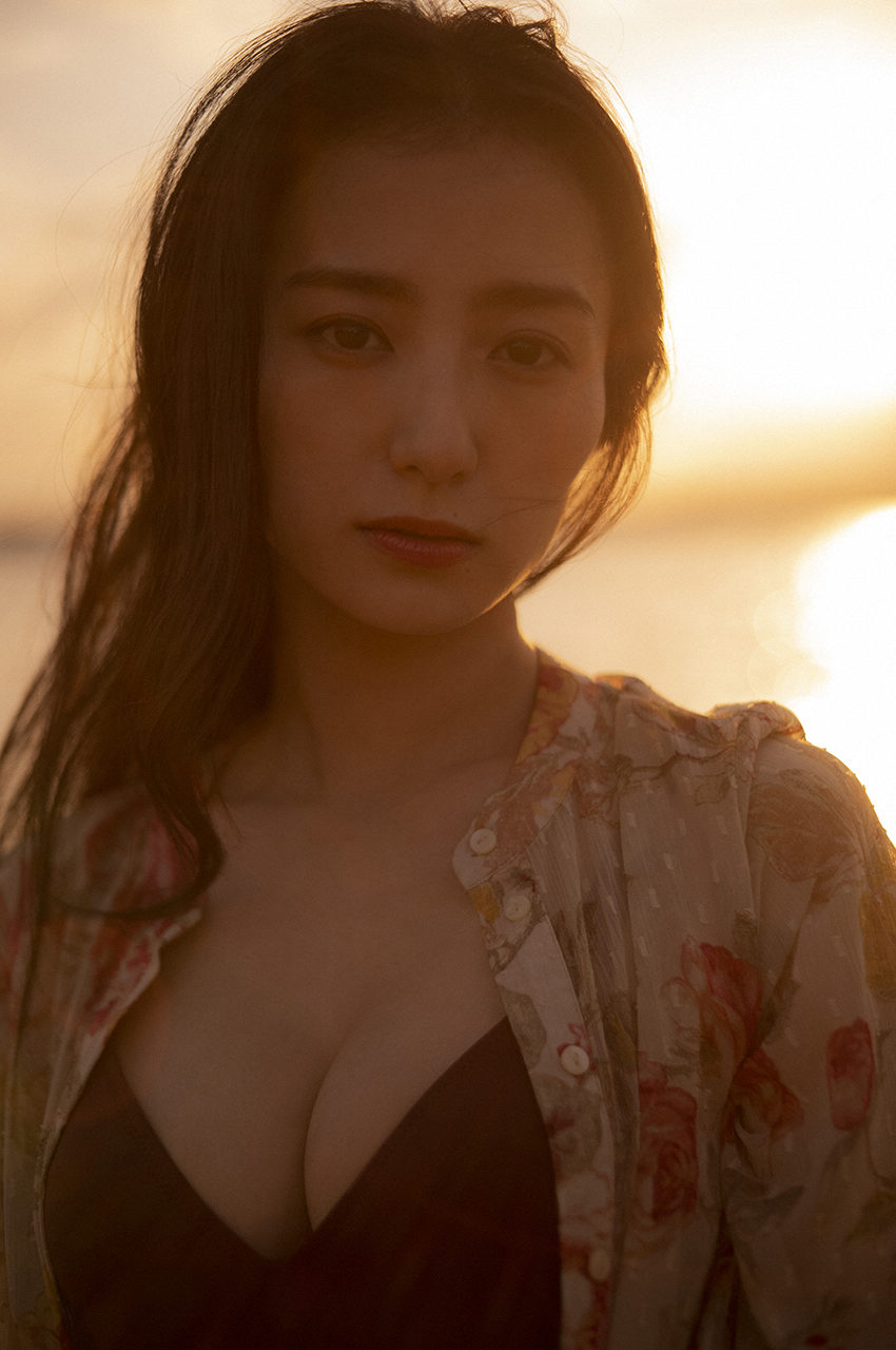 图片[4]-高田里穗写真集「WPB-Net」 No.262「ひかり輝く時間の中で」-艺库