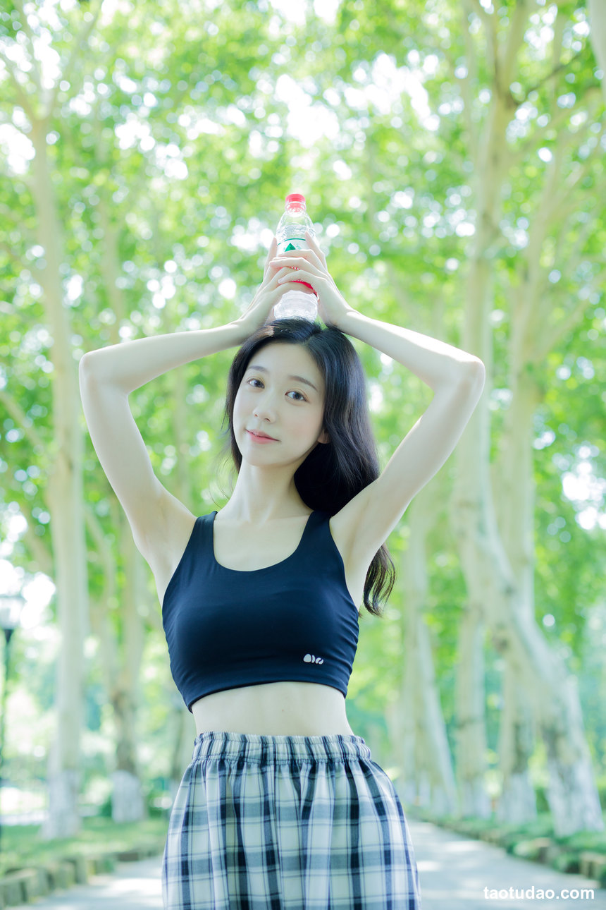 图片[4]-[YITUYU艺图语]2022.09.08 晨练日 饲猫少女-[26+1P／237MB]-艺库