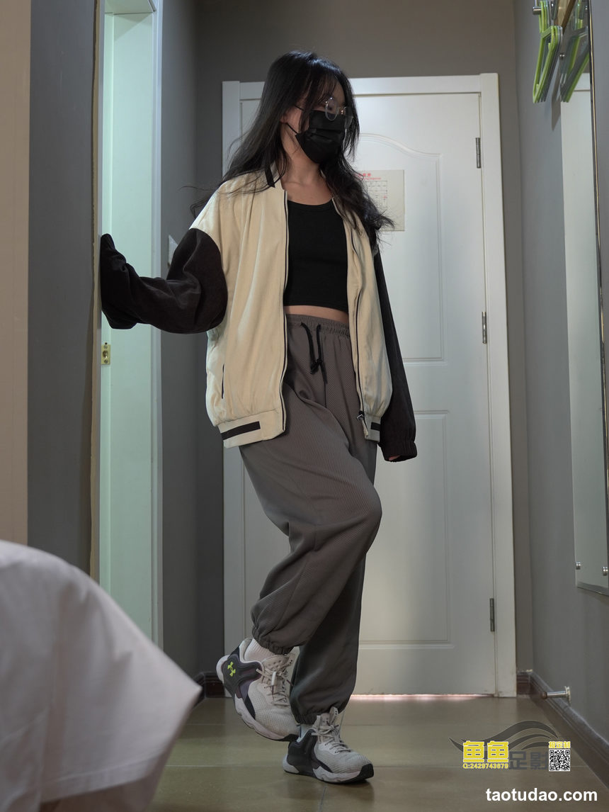 图片[2]-鱼鱼足影 NO.086 – 茵茵老师[147P+1V／1.15GB]-艺库