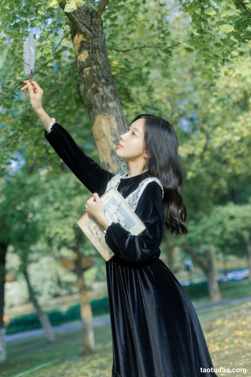 图片[4]-[YITUYU艺图语]2022.11.24 将在初秋寄出 饲猫少女-[38+1P／394MB]-艺库