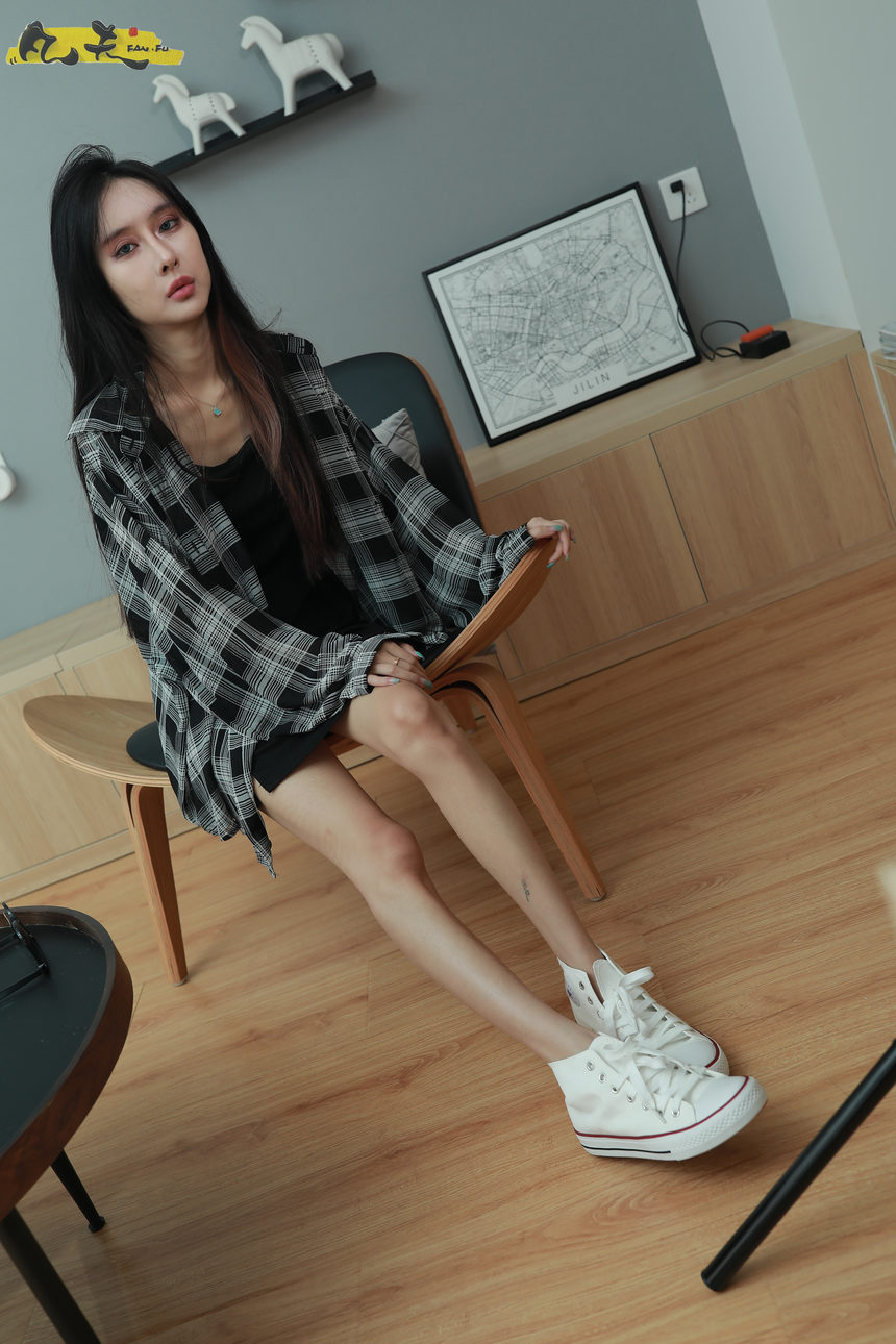 图片[3]-凡夫摄影 NO.0009 – 依茜 高帮帆布鞋黑色棉袜[243P+1V／4.02GB]-艺库