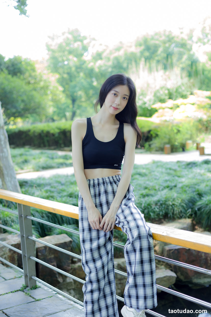 图片[3]-[YITUYU艺图语]2022.09.08 晨练日 饲猫少女-[26+1P／237MB]-艺库