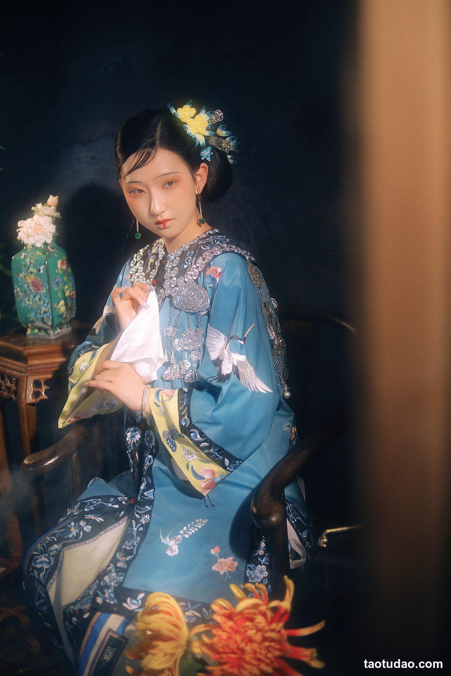 图片[2]-[YITUYU艺图语]2023.04.12 笼中雀 微渺miroky_ [22+1P／501MB]-艺库