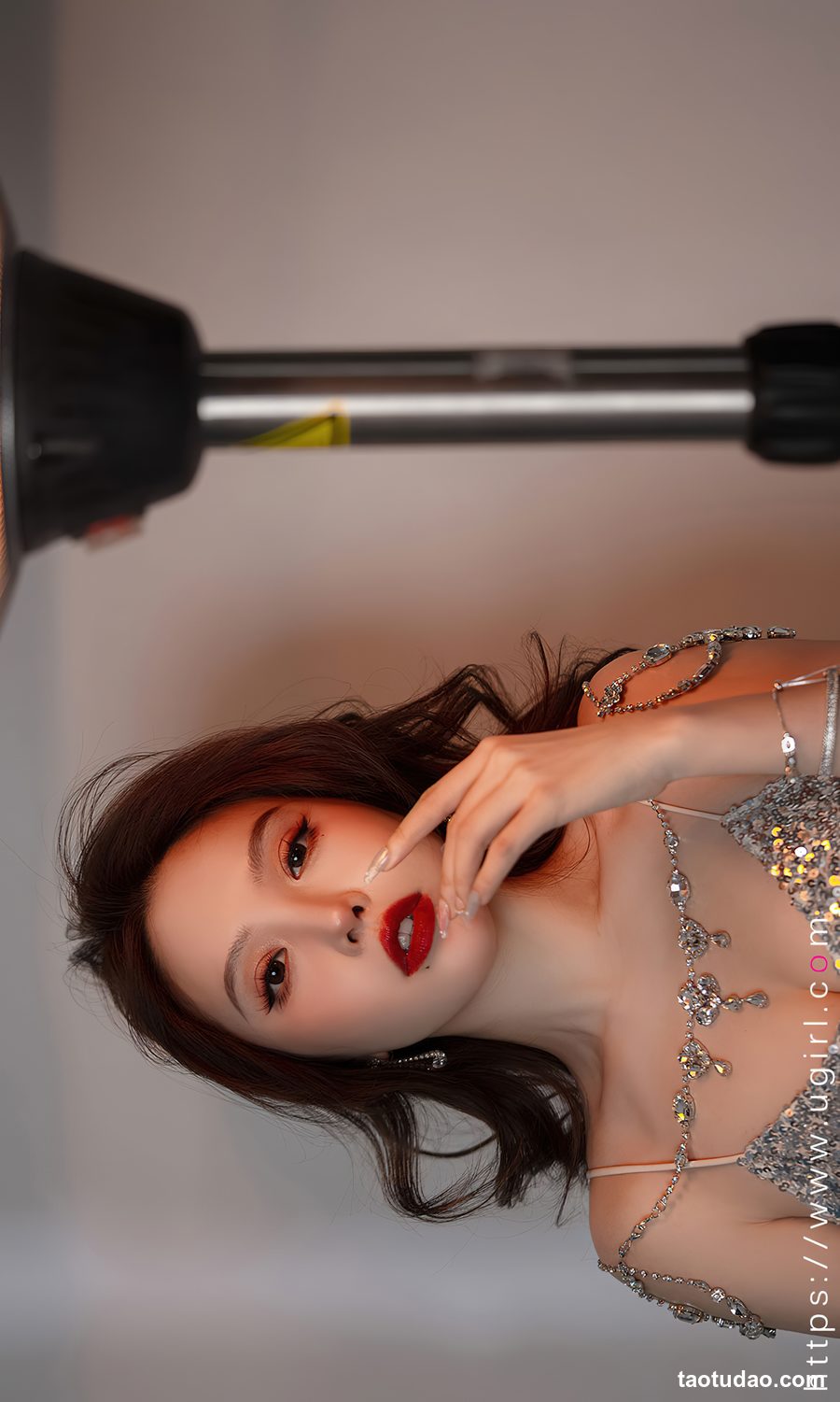 图片[3]-[Ugirls尤果网]爱尤物 2024.01.21 No.2765 妮小妖 孤独欢喜 [35P-85MB]-艺库