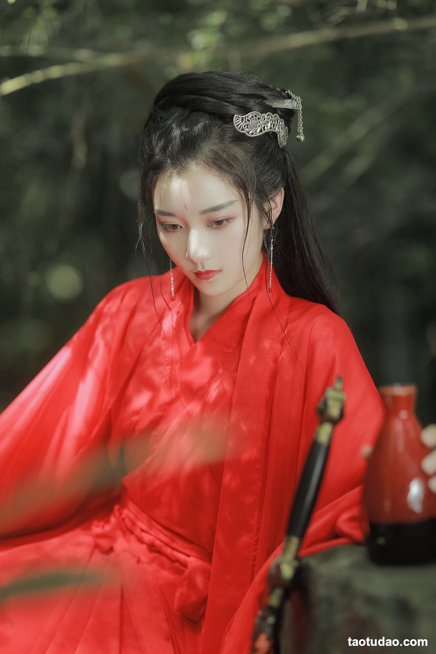 图片[2]-[YITUYU艺图语]2022.05.06 红衣行 嘉仪[21+1P／377MB]-艺库