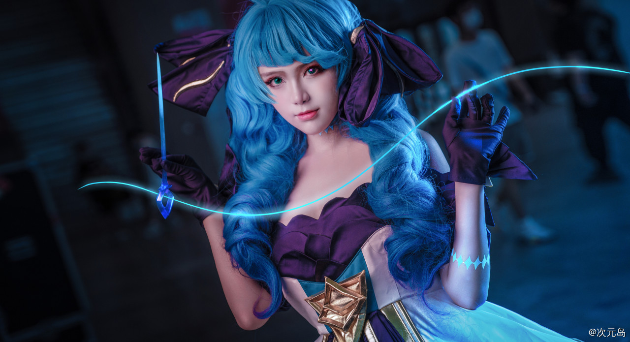 英雄联盟人物COSPLAY 灵罗娃娃格温COS图-艺库