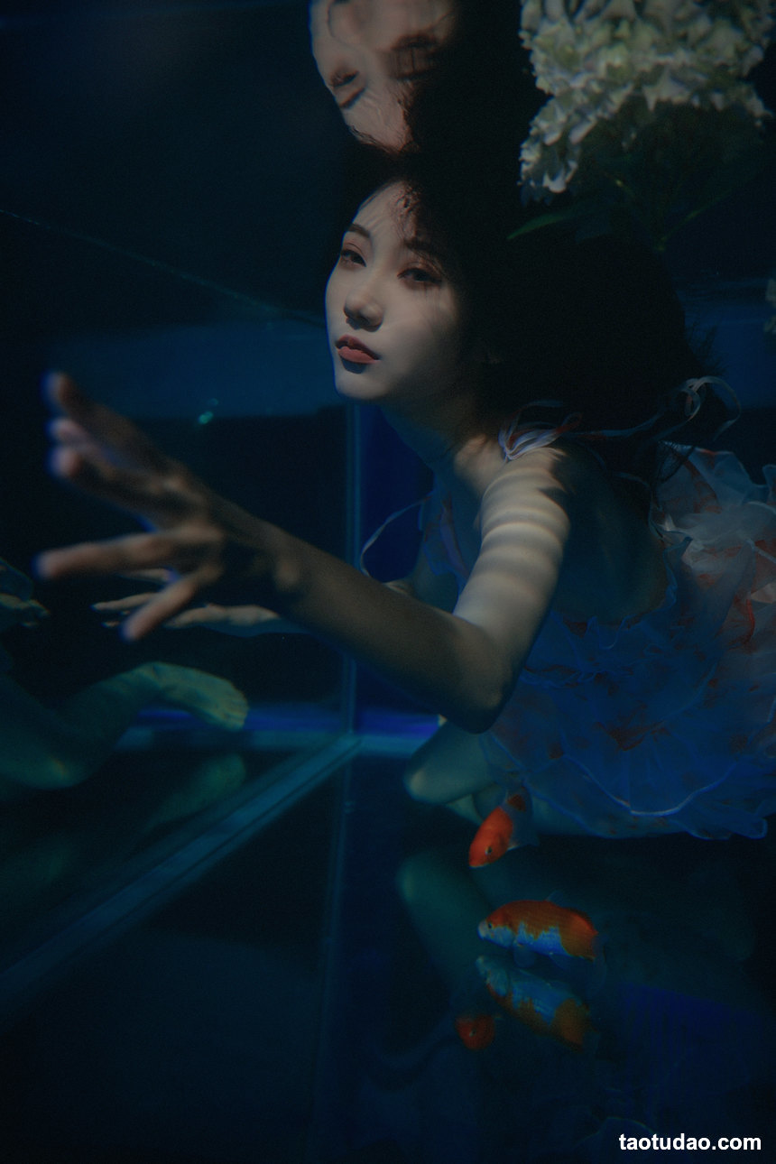 图片[2]-[YITUYU艺图语]2022.08.27 有人喜欢蓝 阿万[44+1P／644MB]-艺库