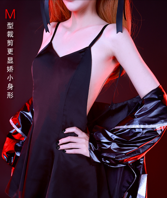 新世纪福音战士:明日香小黑裙COS来袭,身材性感,关键价格不贵