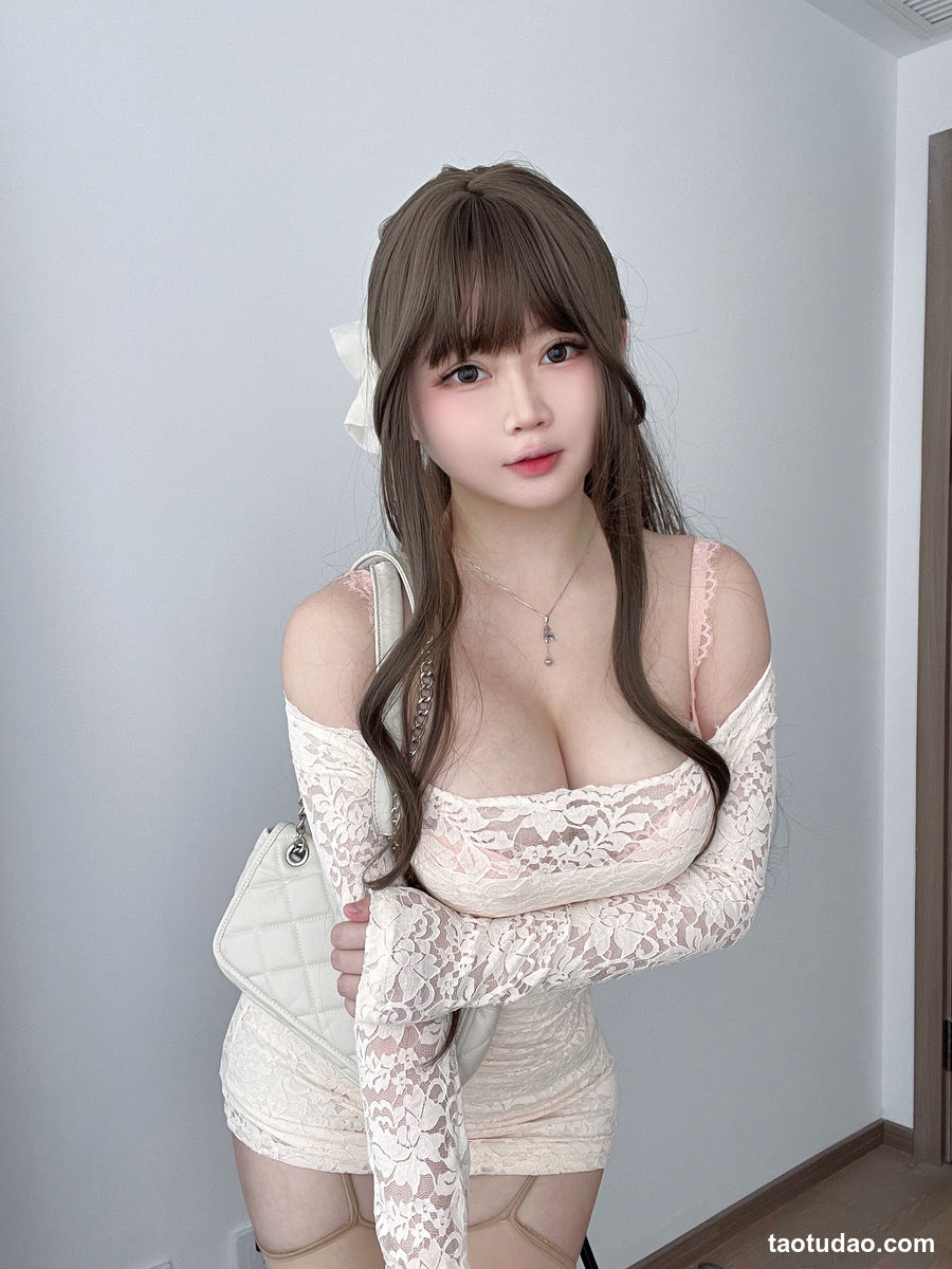 图片[2]-蜜桃少女是依酱呀 – 学姐约会日 [30P+4V-973MB]-艺库