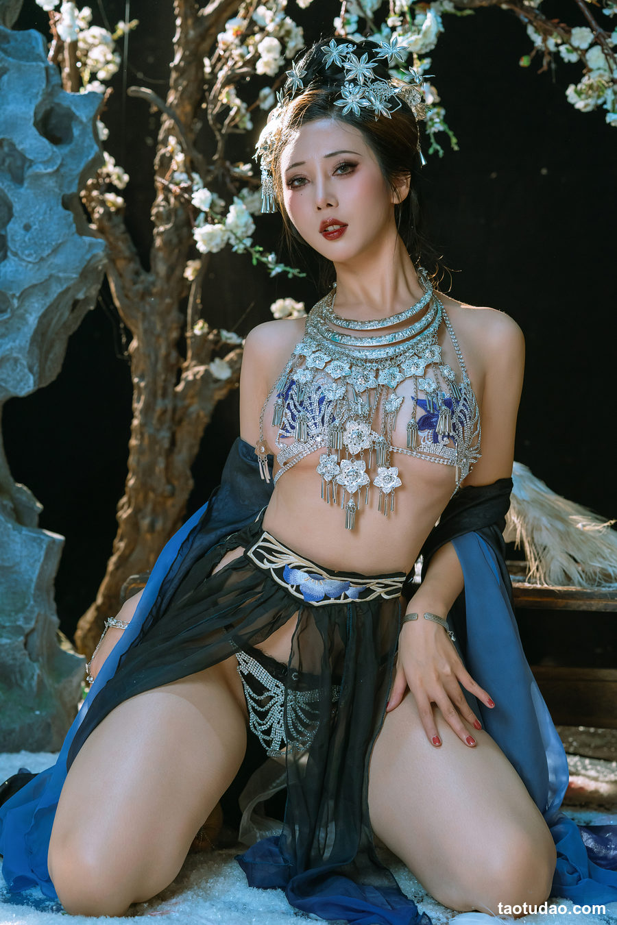 图片[3]-奶桃桃&轩萧学姐 – 苗疆少女 [24P+1V-400M]-艺库