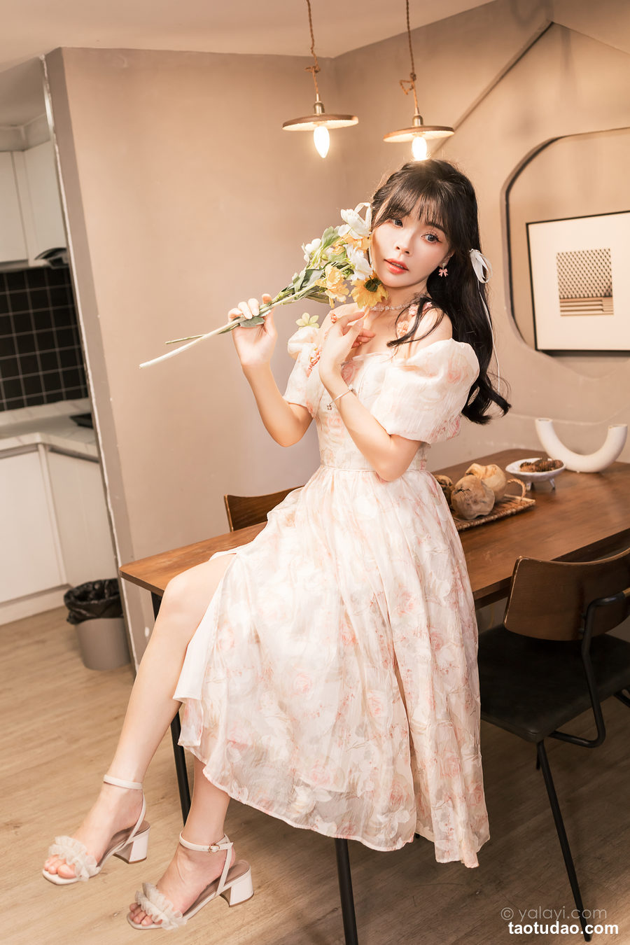 图片[2]-[YALAYI雅拉伊]2023.11.01 NO.1085 一 小花裙少女 程小蝶[45+1P／236MB]-艺库