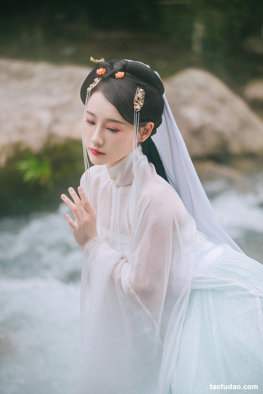 图片[4]-[YITUYU艺图语]2022.05.22 清歌 -芝月-[22+1P／304MB]-艺库