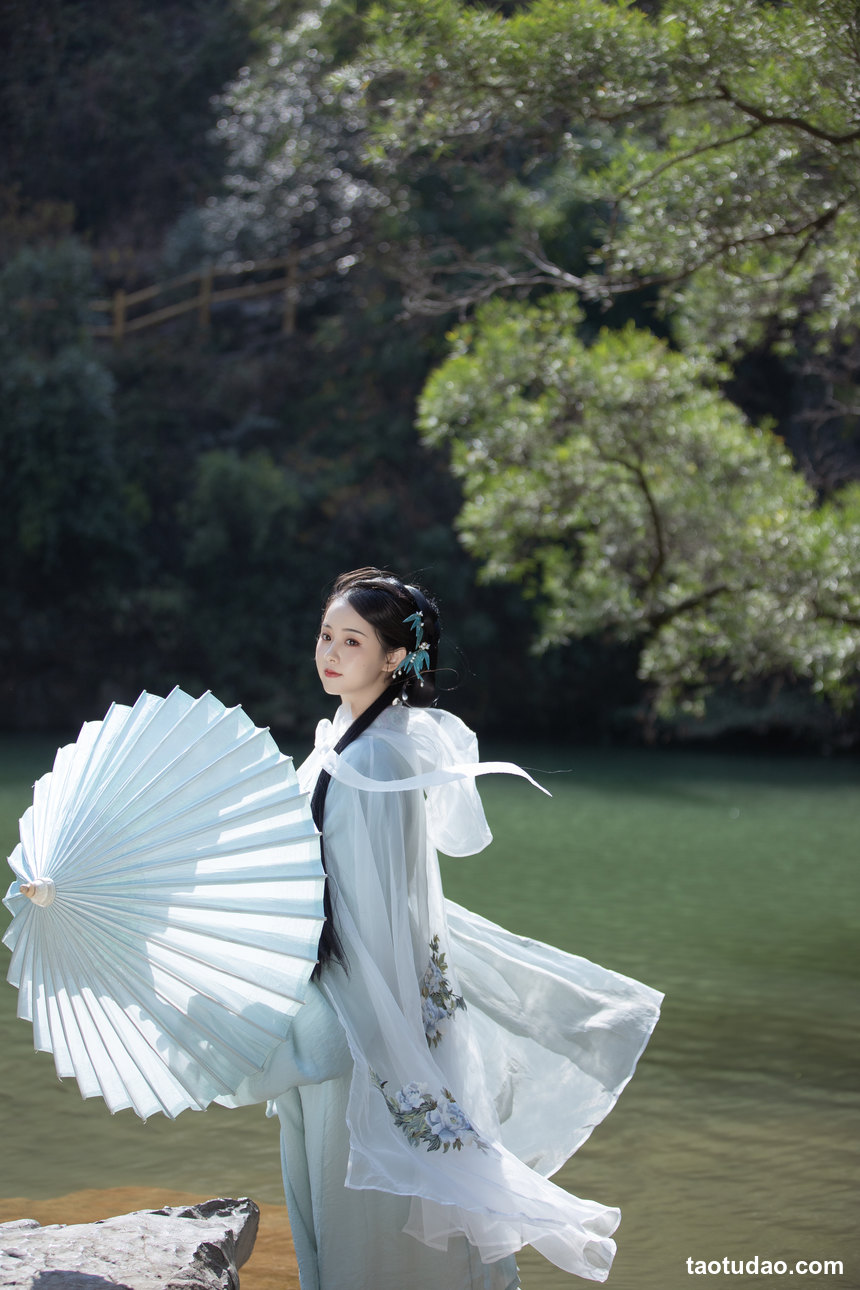 图片[2]-[YITUYU艺图语]2023.01.15 青山 涵涵[37+1P／393MB]-艺库