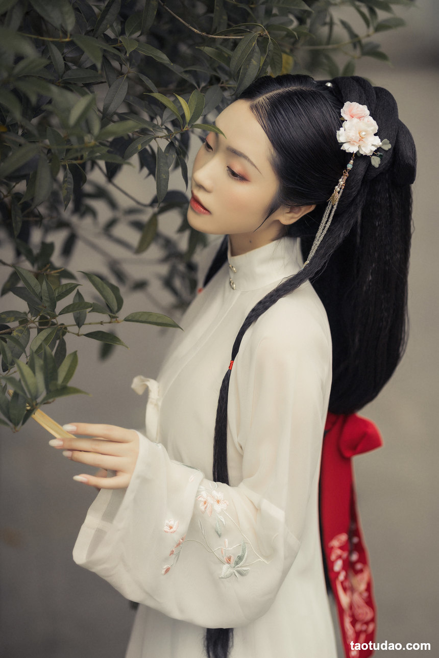 图片[4]-[YITUYU艺图语]2022.08.19 庭院深几许 胡毛毛斯基[20+1P／195MB]-艺库