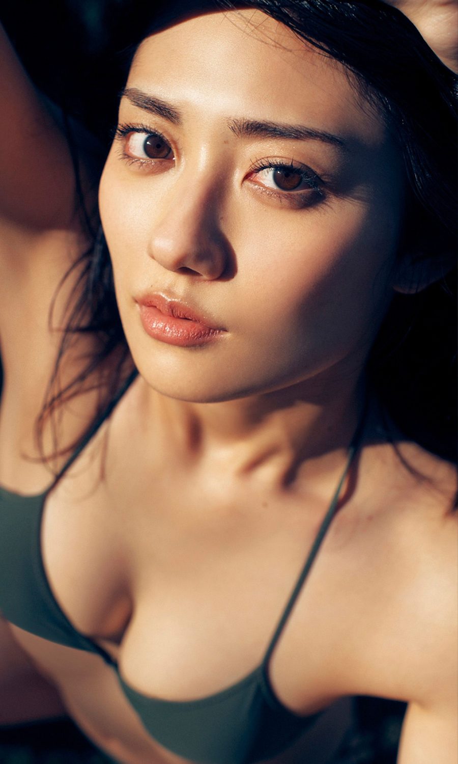 图片[2]-奥山和纱写真集「平成最後のニューヒロイン！奥山かずさの魅力に迫る。」-艺库