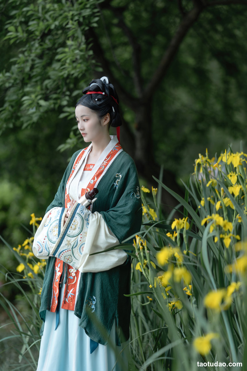 图片[2]-[YITUYU艺图语]2022.10.31 画莫叶 默默[25+1P／272MB]-艺库
