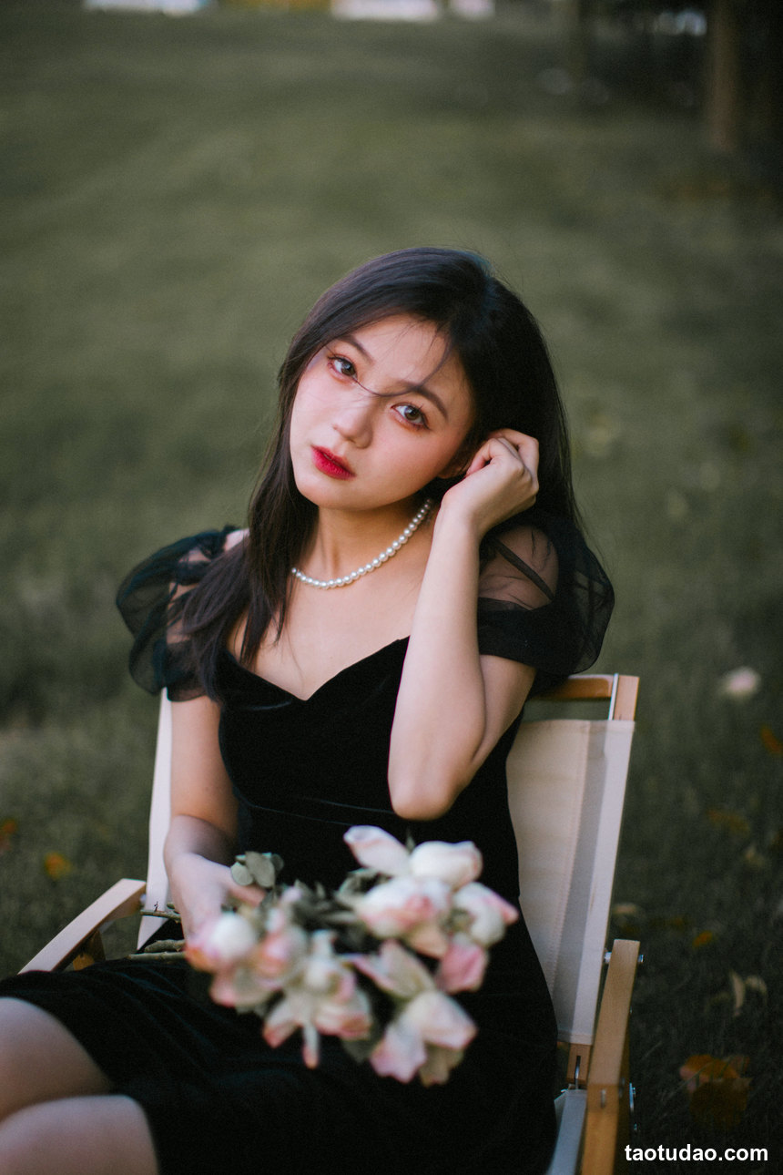 图片[2]-[YITUYU艺图语]2022.07.14 少女与花 夏芸是只小考拉[24+1P／313MB]-艺库