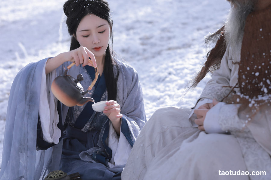 图片[2]-[YITUYU艺图语]2023.04.16 风雪夜归人 素昧在路上&汉服爷爷云中鹤 [24+1P／348MB]-艺库